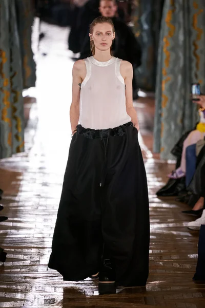 Look 1
